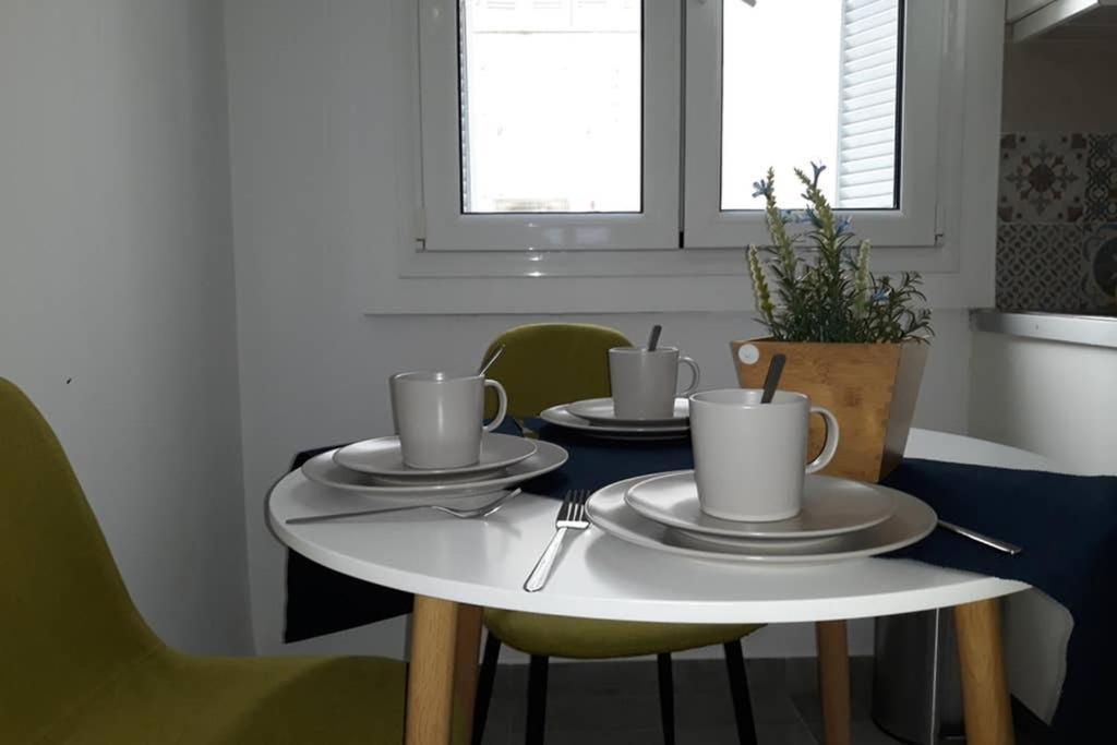 Cozy apartment for 4 in Kolonaki, Lycabettus Athén Kültér fotó